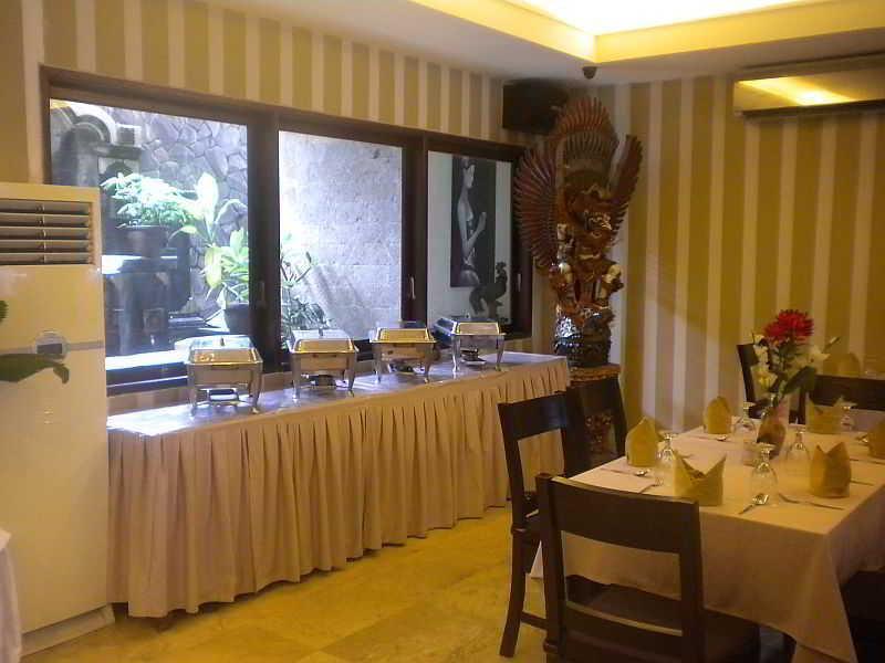 Urbanview Hotel Taman Suci Denpasar Exteriör bild