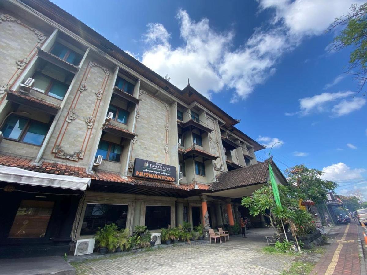 Urbanview Hotel Taman Suci Denpasar Exteriör bild