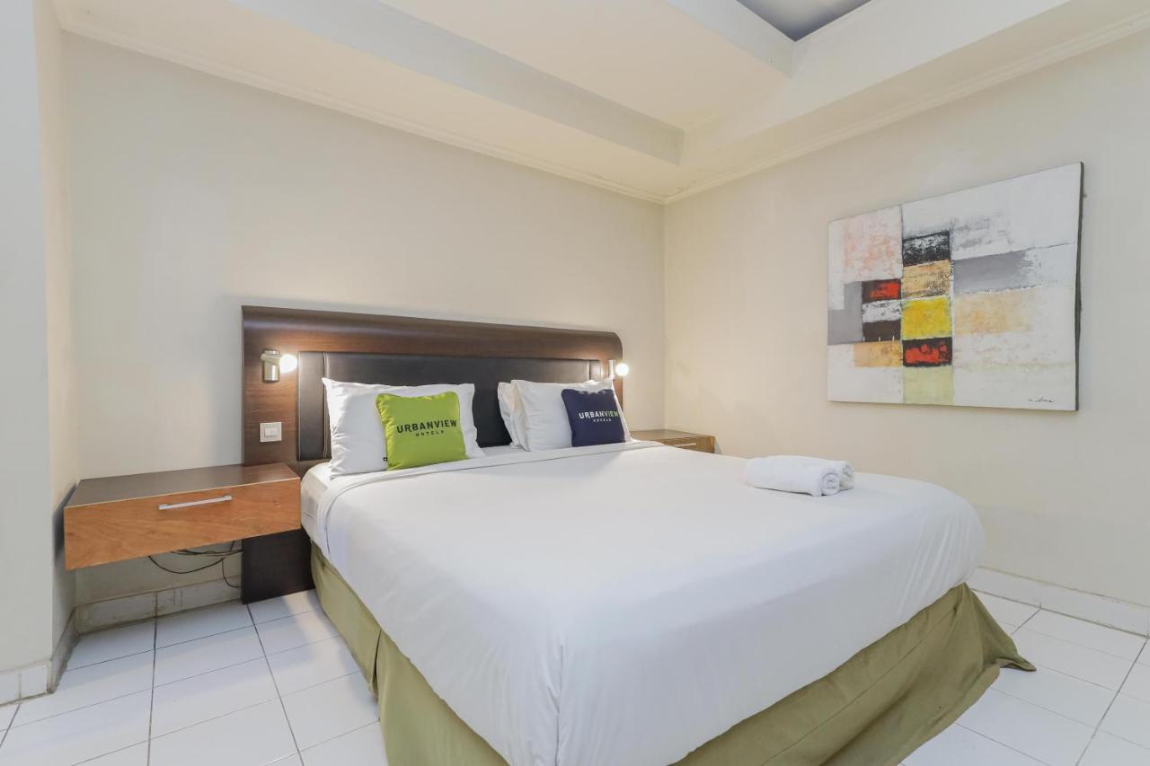 Urbanview Hotel Taman Suci Denpasar Exteriör bild