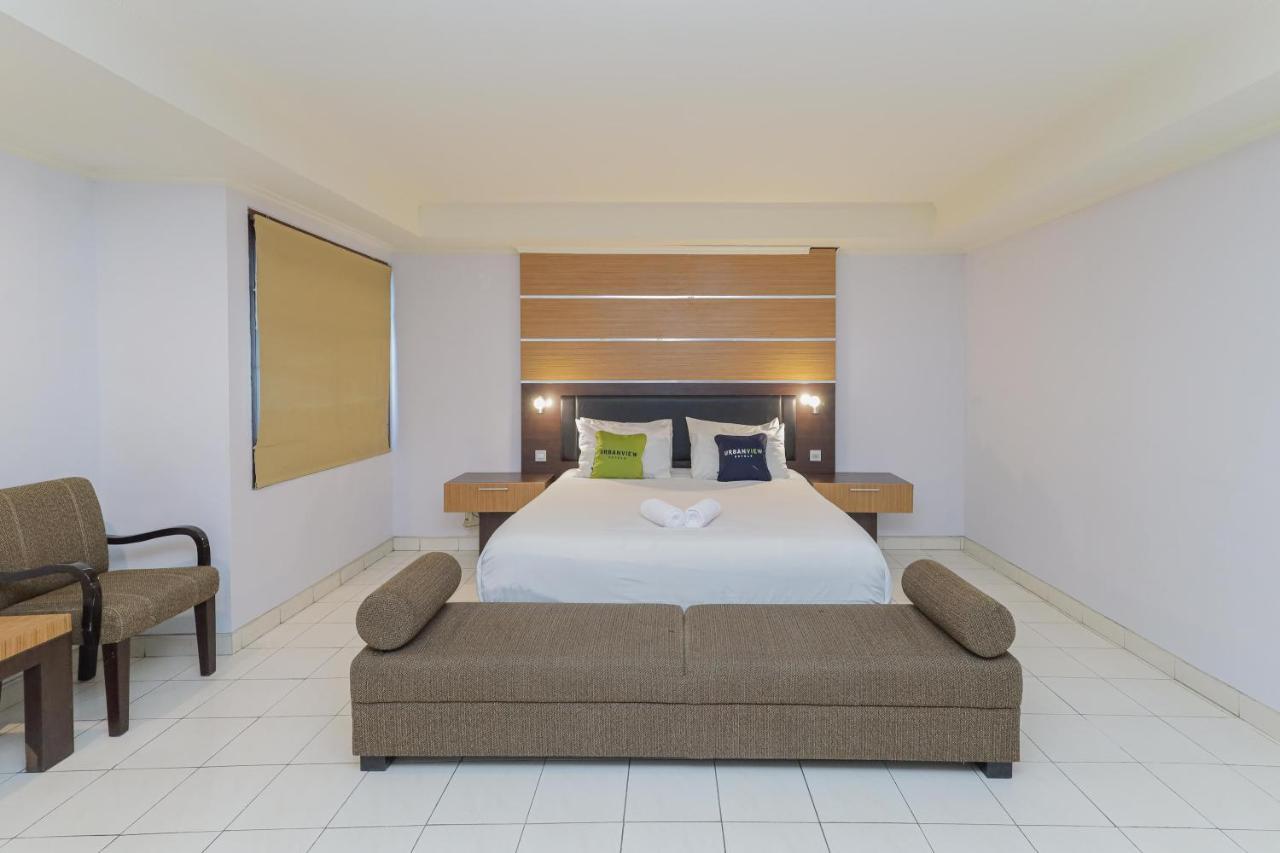 Urbanview Hotel Taman Suci Denpasar Exteriör bild