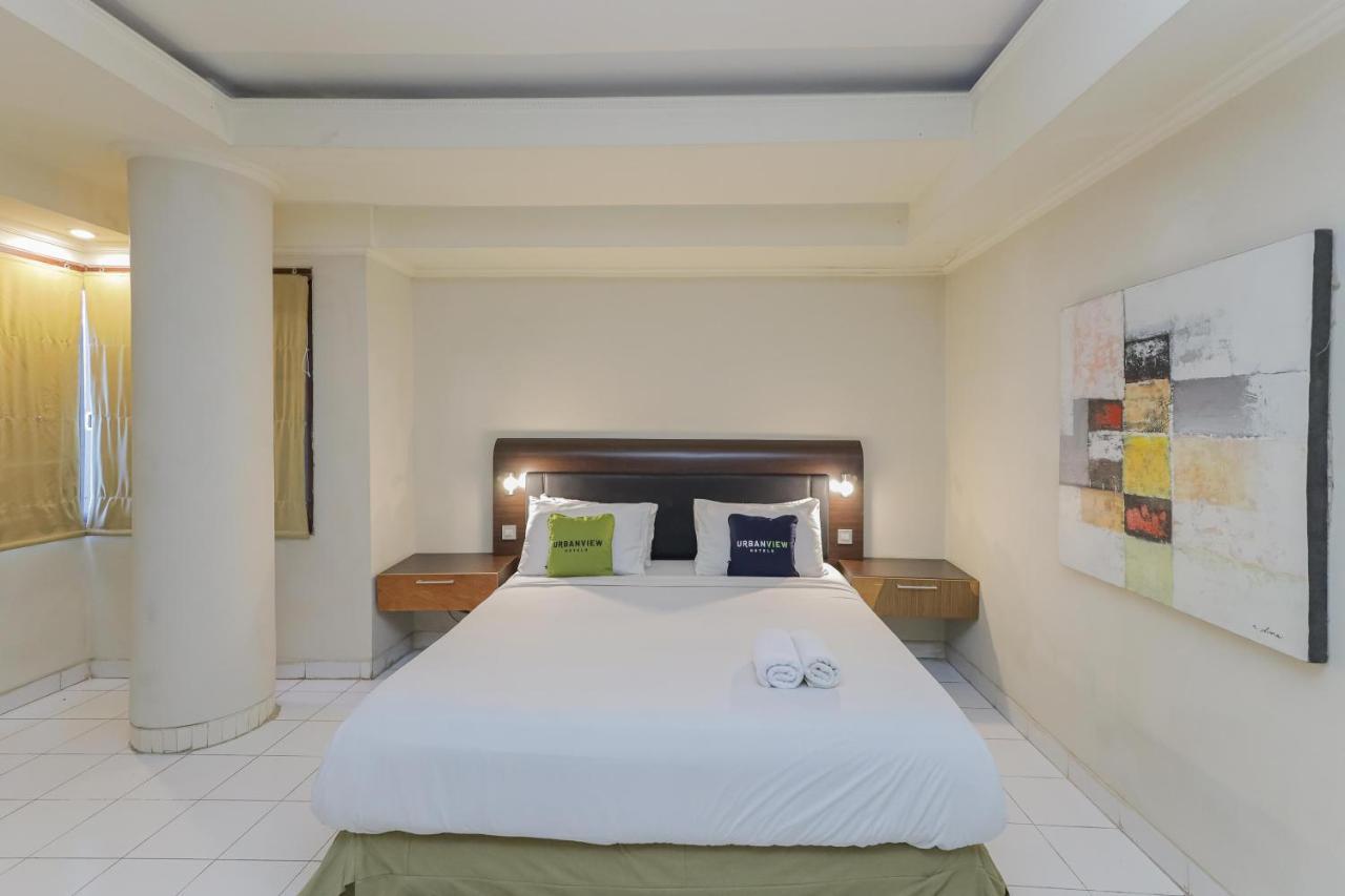 Urbanview Hotel Taman Suci Denpasar Exteriör bild