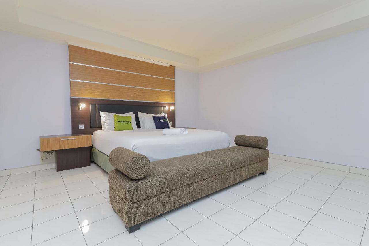 Urbanview Hotel Taman Suci Denpasar Exteriör bild