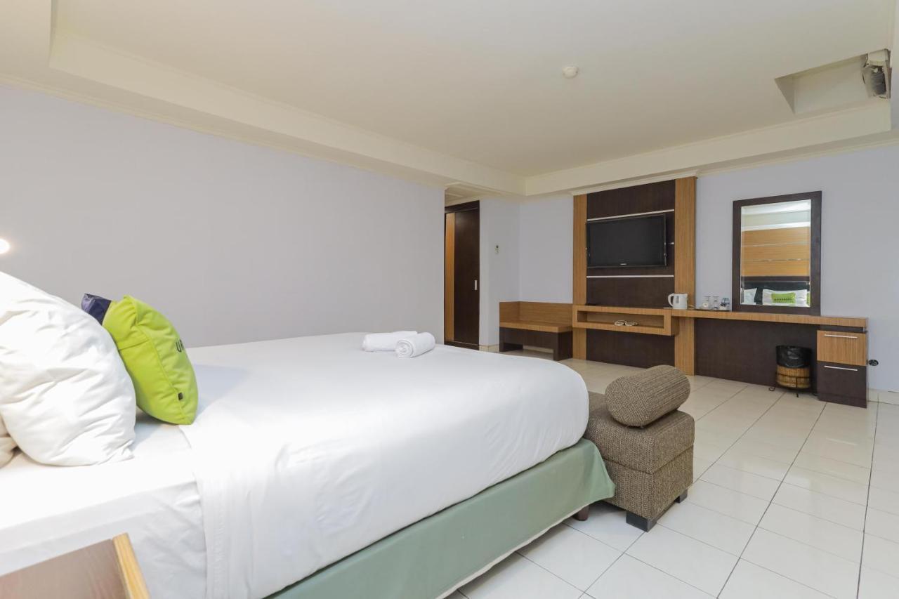 Urbanview Hotel Taman Suci Denpasar Exteriör bild