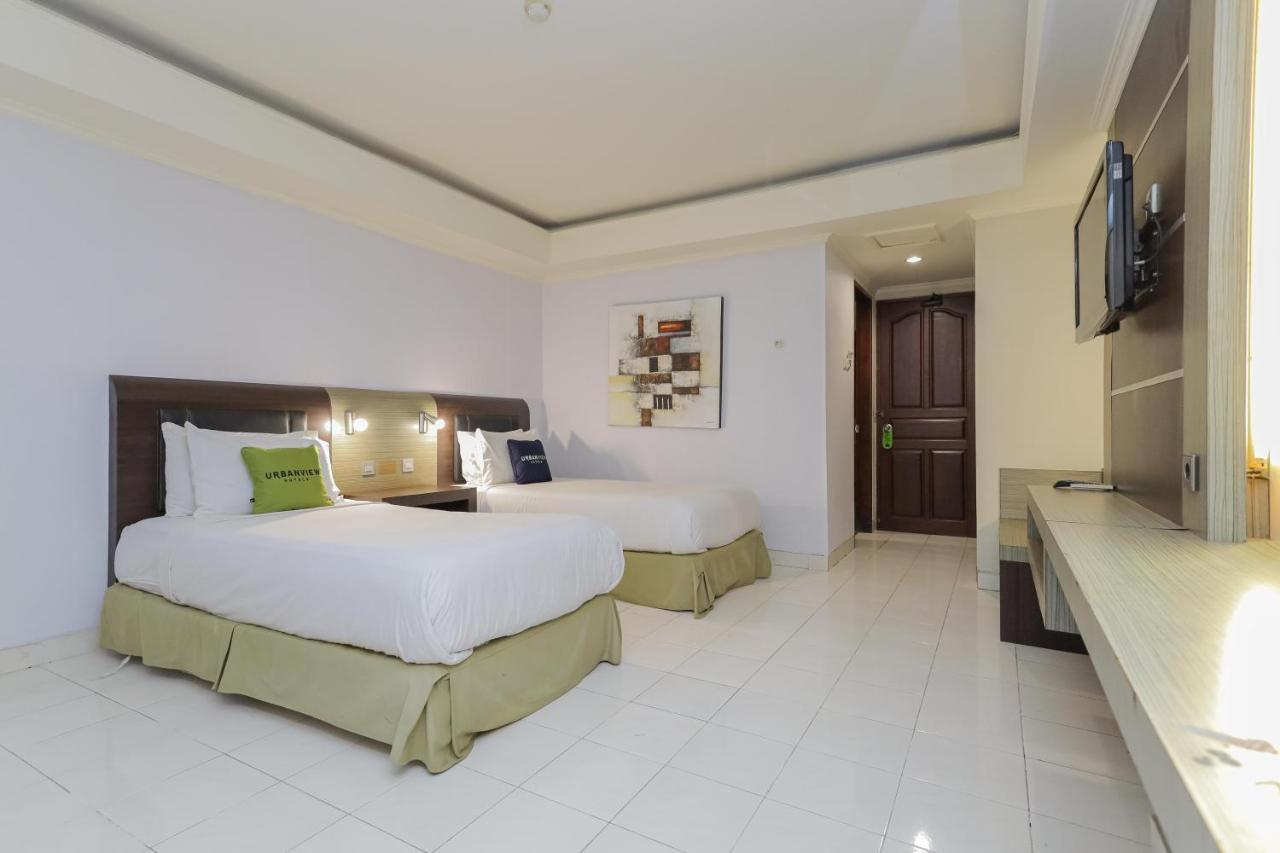 Urbanview Hotel Taman Suci Denpasar Exteriör bild