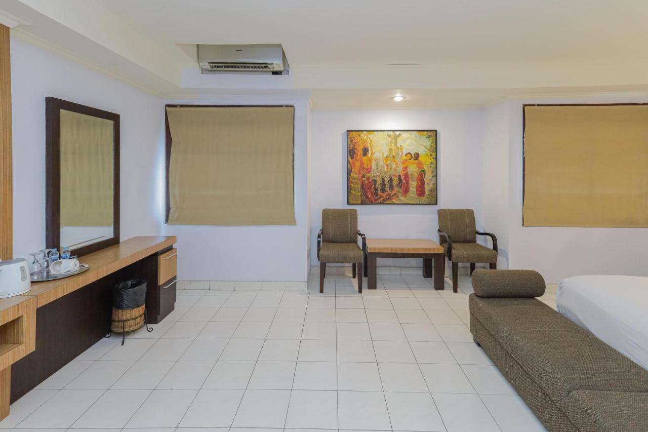 Urbanview Hotel Taman Suci Denpasar Exteriör bild
