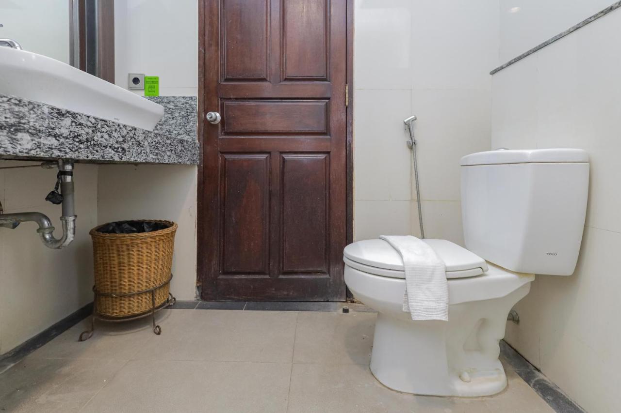 Urbanview Hotel Taman Suci Denpasar Exteriör bild