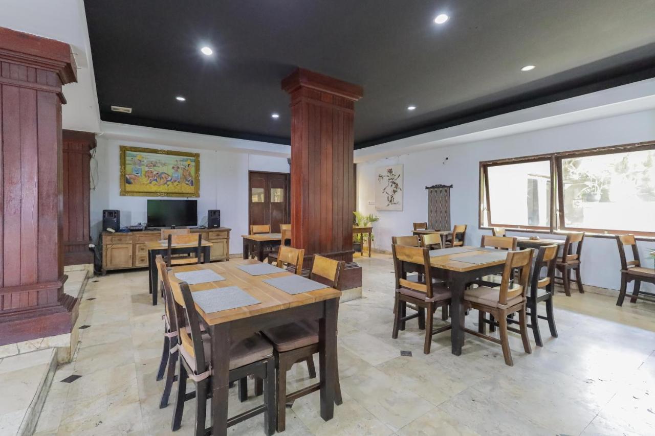 Urbanview Hotel Taman Suci Denpasar Exteriör bild