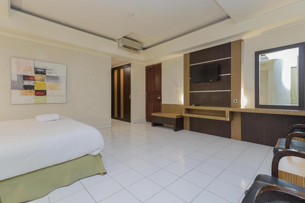 Urbanview Hotel Taman Suci Denpasar Exteriör bild
