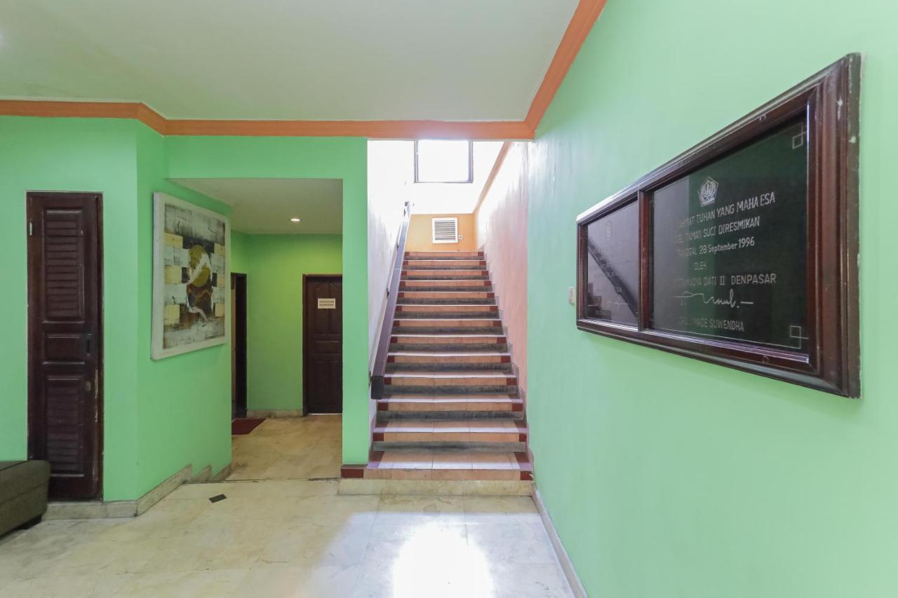 Urbanview Hotel Taman Suci Denpasar Exteriör bild