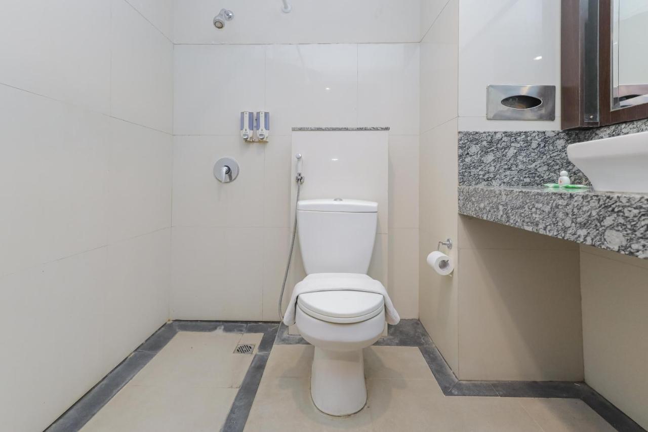 Urbanview Hotel Taman Suci Denpasar Exteriör bild