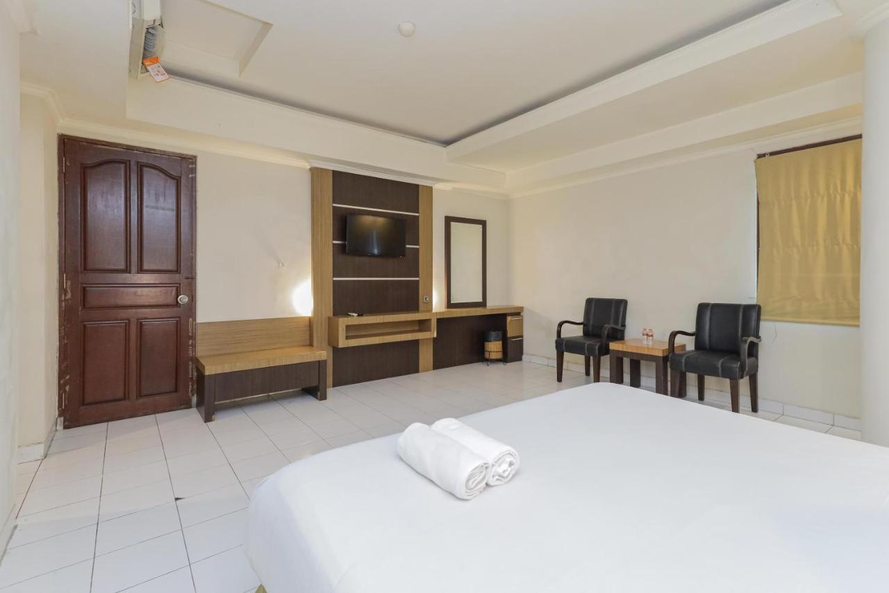 Urbanview Hotel Taman Suci Denpasar Exteriör bild