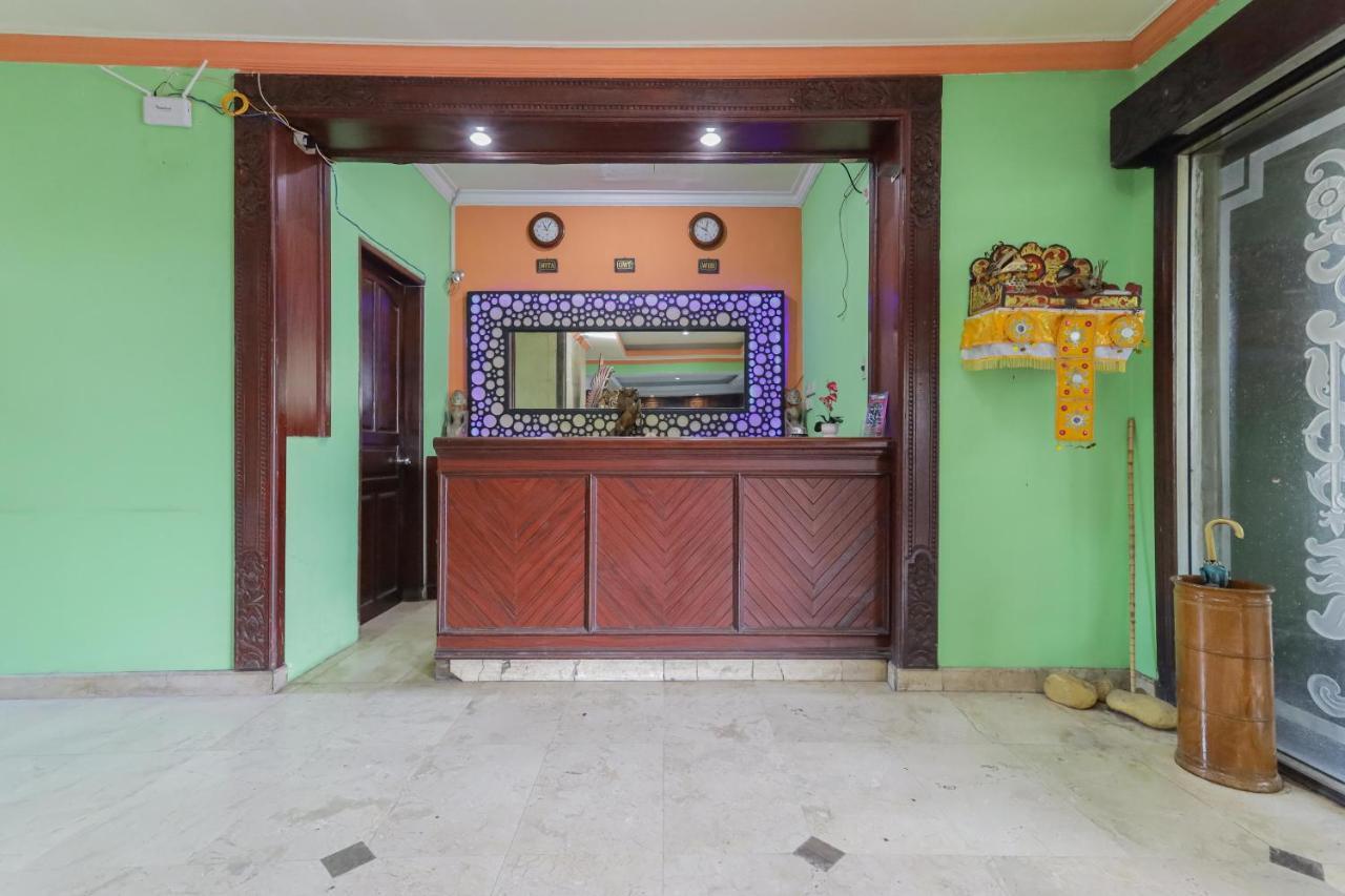 Urbanview Hotel Taman Suci Denpasar Exteriör bild