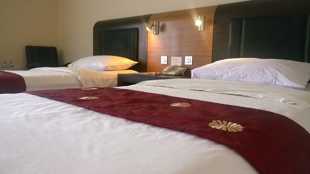 Urbanview Hotel Taman Suci Denpasar Exteriör bild